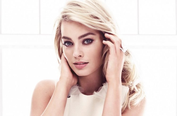 Margot Robbie Cast In Mary Queen Of Scots