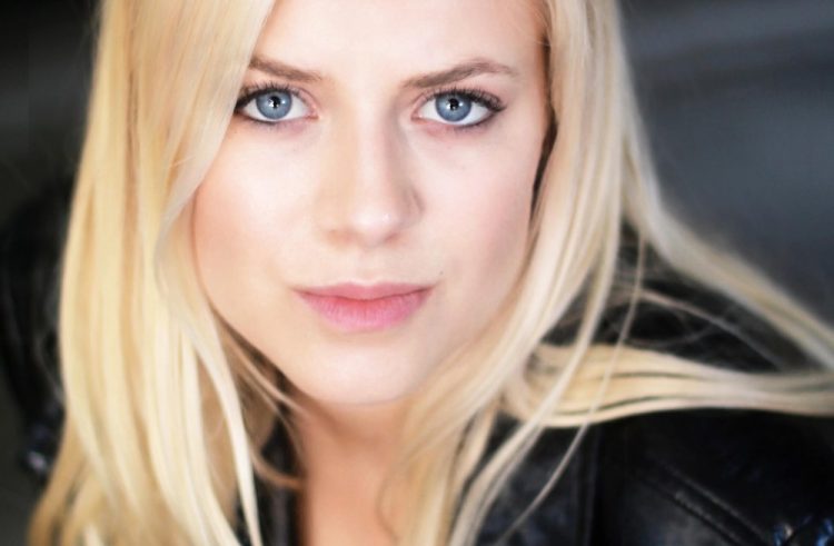 Interview: Actress Ashlee Macropoulos Talks This Just In On POP TV