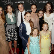 Meet The Newcomers From The Glass Castle Cast