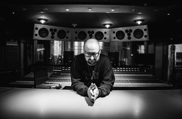 ACCLAIMED COMPOSER AND MUSICIAN SIGNS LONG-TERM WORLDWIDE PUBLISHING DEAL WITH DECCA PUBLISHING