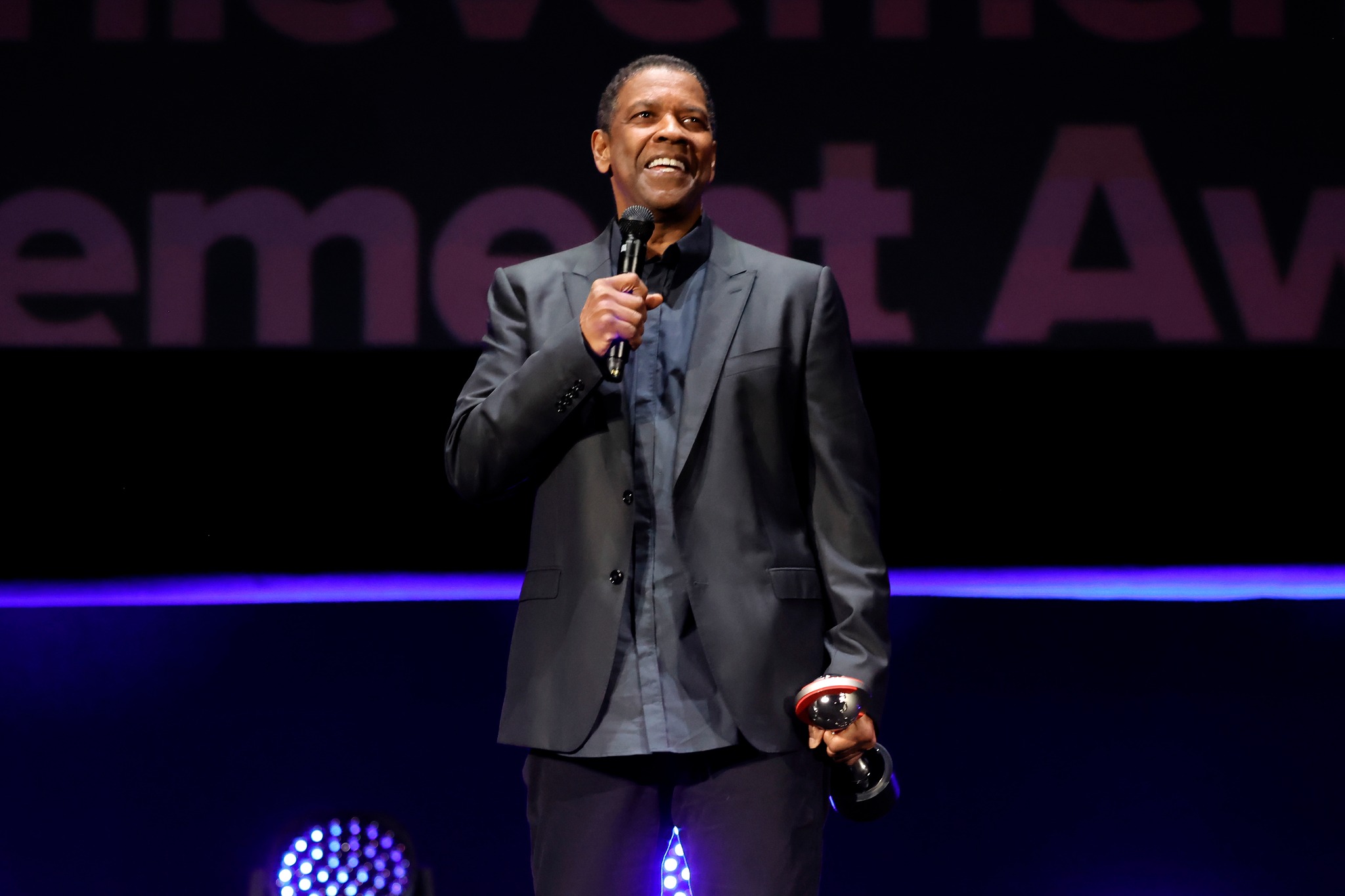 Denzel Washington receives lifetime achievement award at CinemaCon