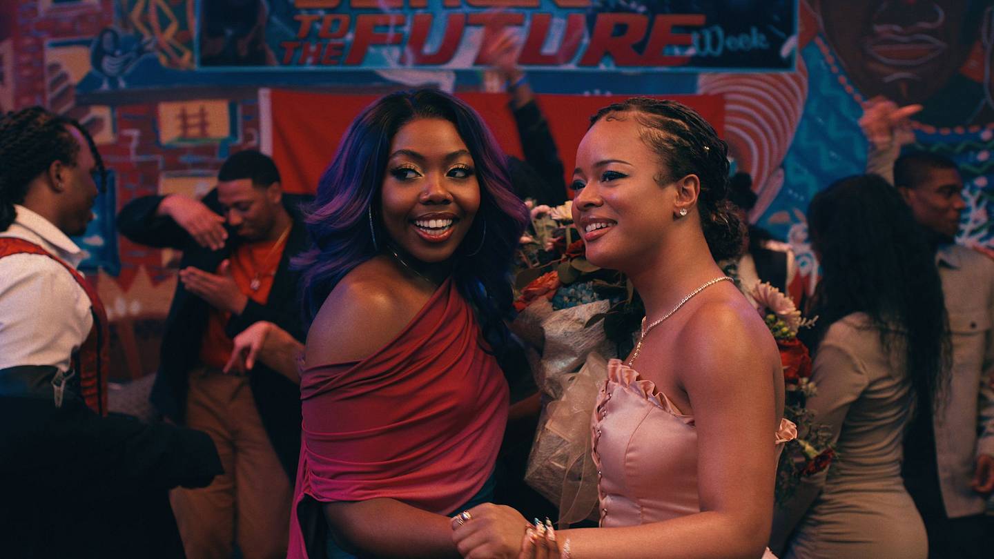 Alijah Kai as Rashida and Maleah Joi Moon as Deborah in episode 107 of A Different World